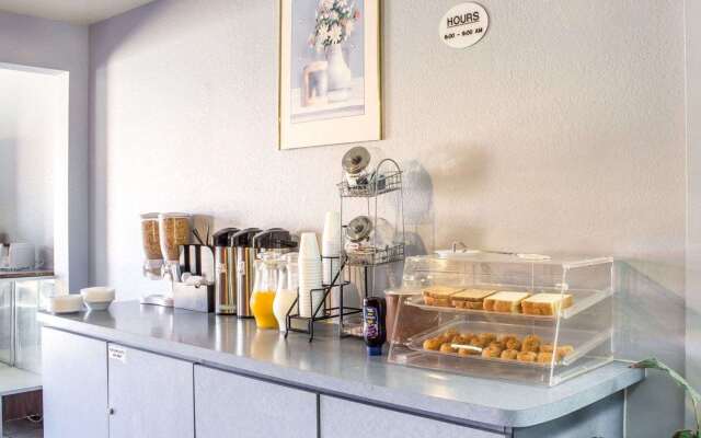 Rodeway Inn Winslow I-40