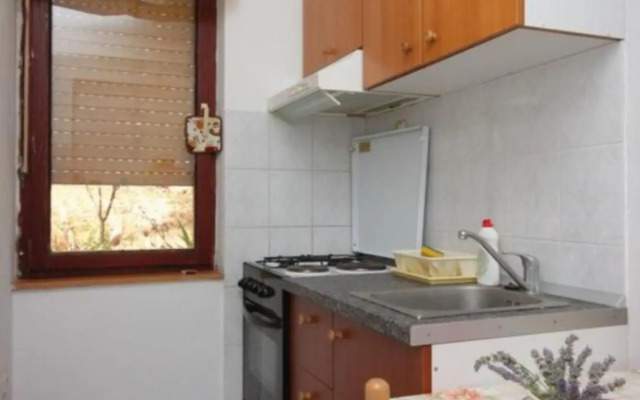 Darka - free parking - A1 Mali(2+1)