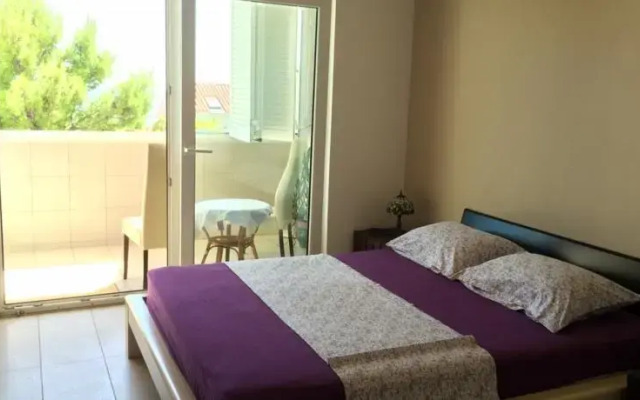 Room Ana's