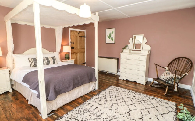 Englewood Cottage