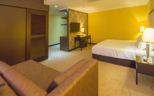 Merdeka Hotel – Guest Rooms – Kluang