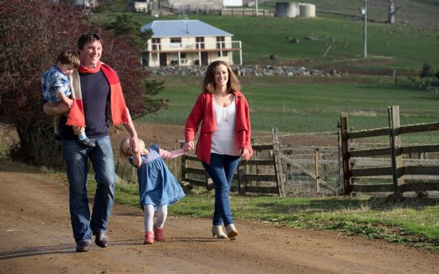 28 gates Luxury Farmstay and Fishery