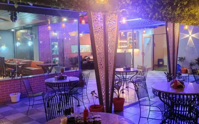 Sunroof Hotel & Rooftop Kitchen
