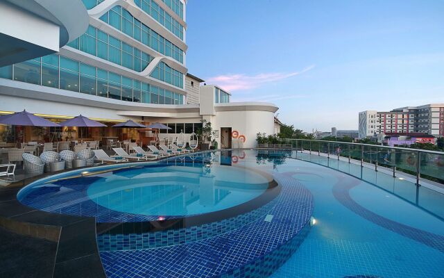 Golden Tulip Galaxy Hotel