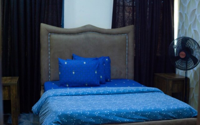 Ronkibog Crystal Hotel & Suites