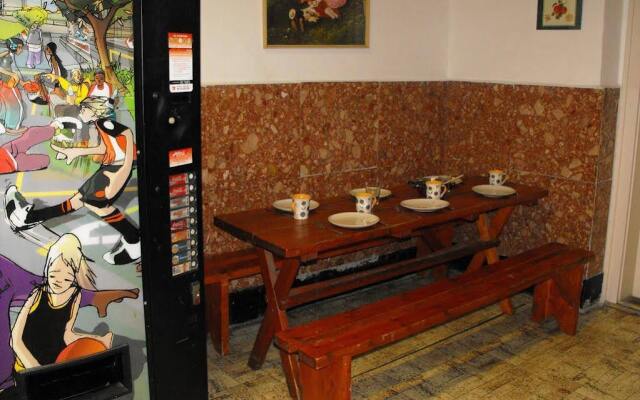 Season Hostel 2