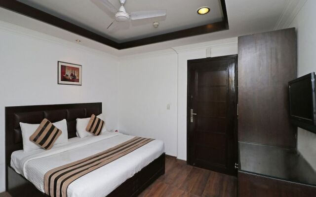 OYO 12789 Hotel Aaron Castle