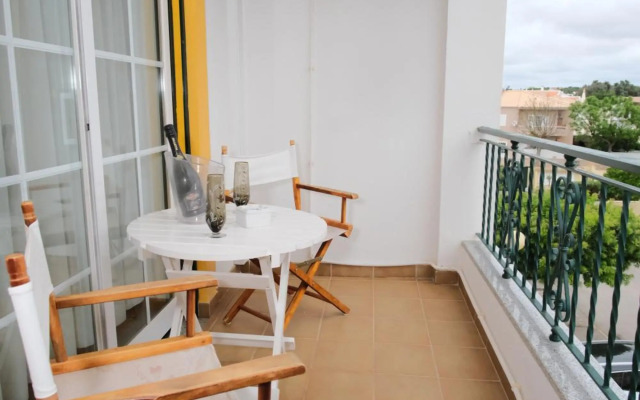 Apartamento T2 em condomínio fechado.