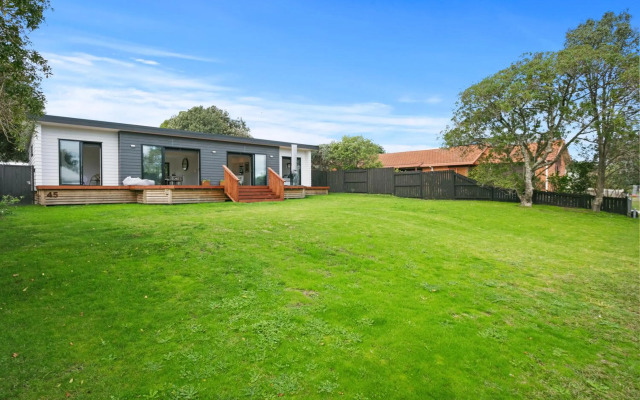 Sky Above Beach Below - Waihi Beach Holiday Home