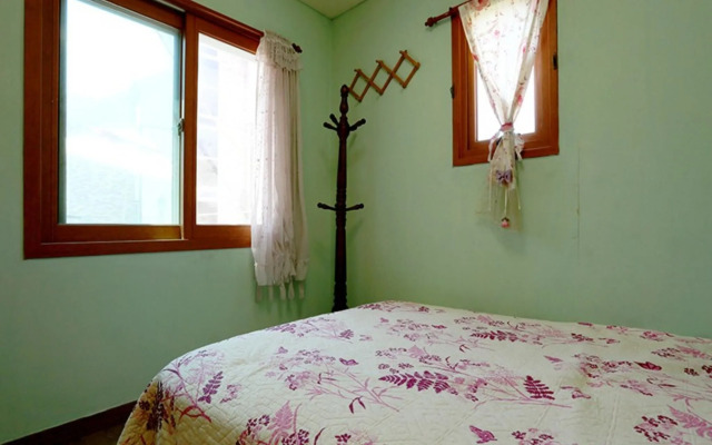 Gwanghwado Dongmakgol Bada Pension