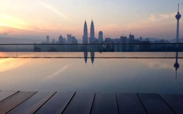 Cozy 1BR With Gorgeous Infinity Pool Views