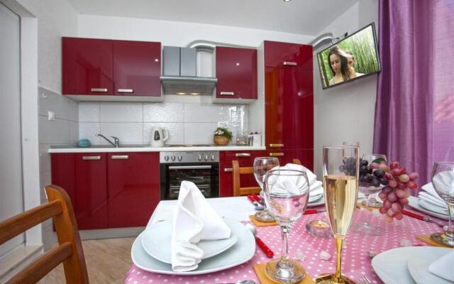 Apartment Rilka - 20m from the sea