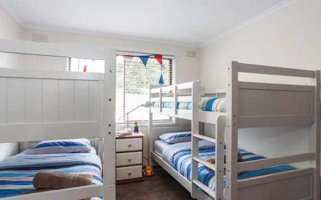 Torquay Retreats – Guest Rooms – Torquay