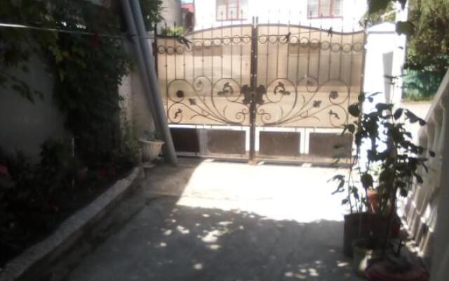 Guest House on Chekhova 12