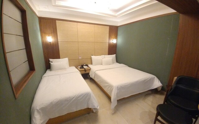 Central Tourist Hotel