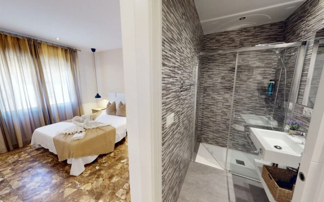RoomBoutique32