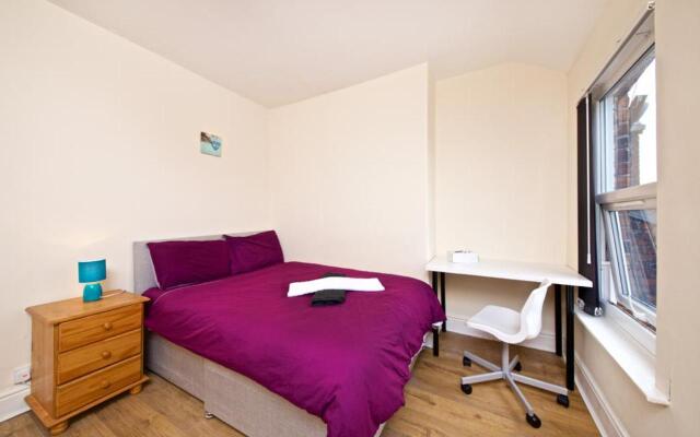 Liverpool City Stays - Economy room - Close to City Centre AA