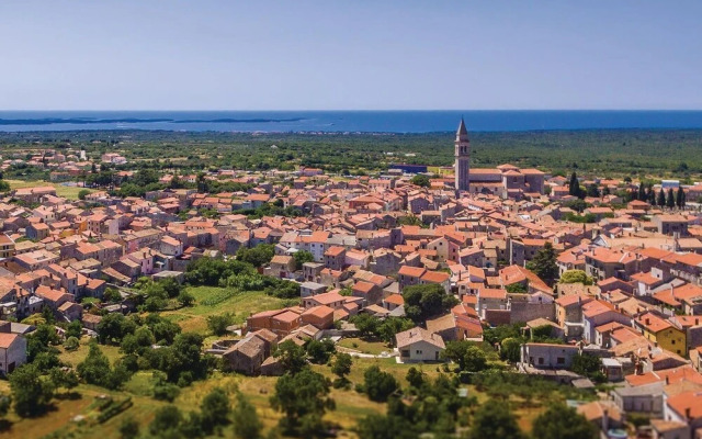 Stunning Home in St Negricani With 9 Bedrooms