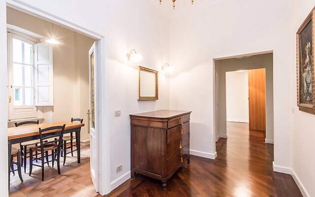 Vatican Luxury Apt