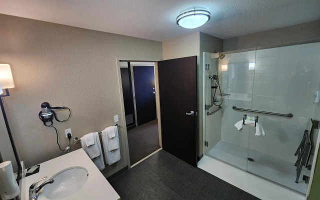 Sleep Inn & Suites
