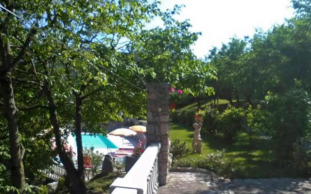 Appartamenti La Tartufaia Country house pool and relax By Gardadomusmea