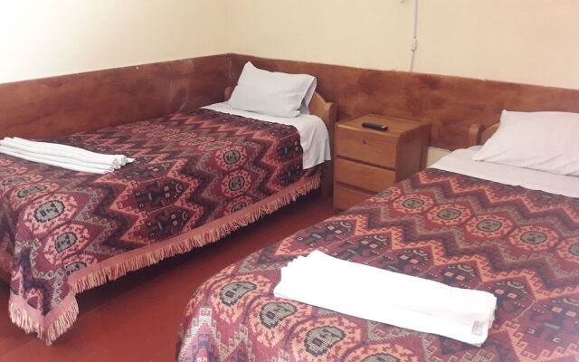 Yuri's Sanbleño II Hostel