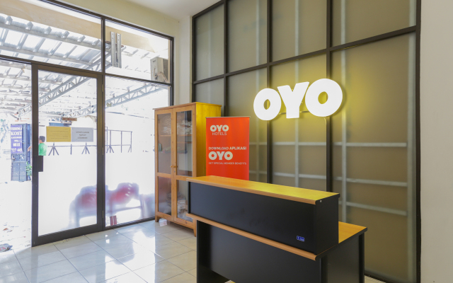 OYO 866 Idola Residence