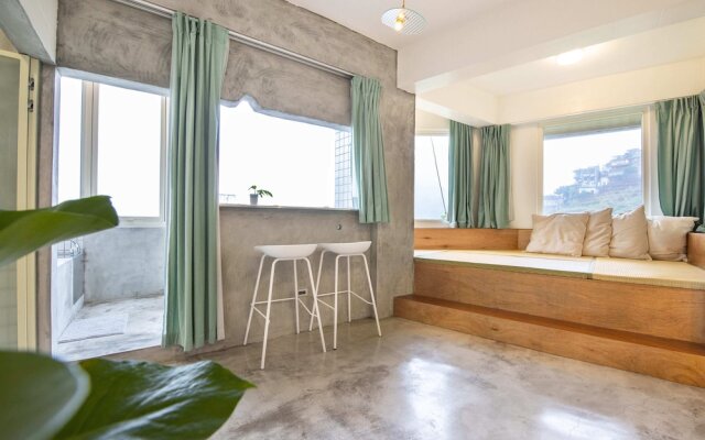 OwlStay Jiufen Green Ray