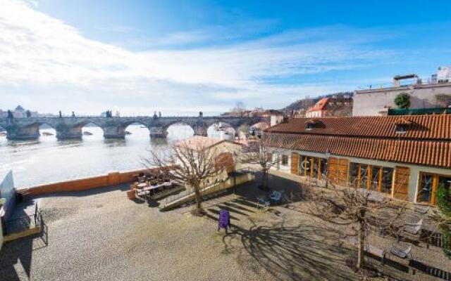 Kafka Apartment with bridge view