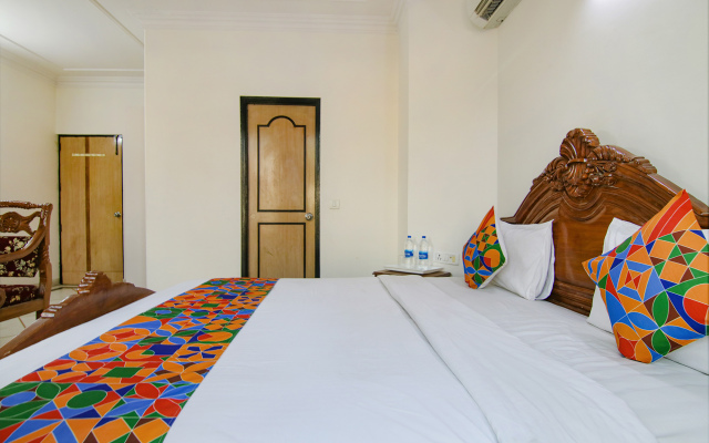 Fabhotel Singh Suite