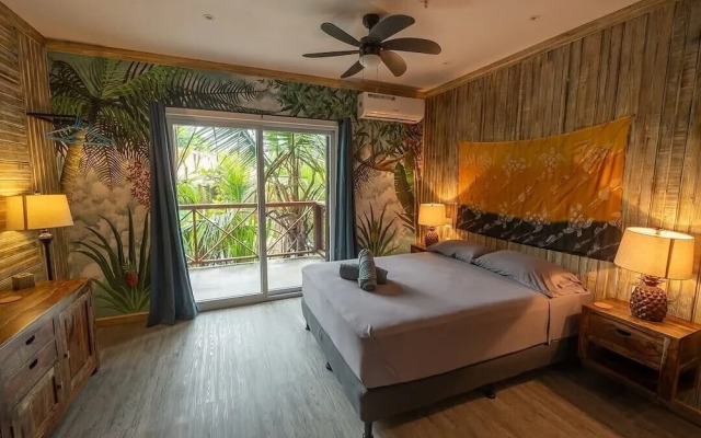 Skully's House - Hotel & Hostel