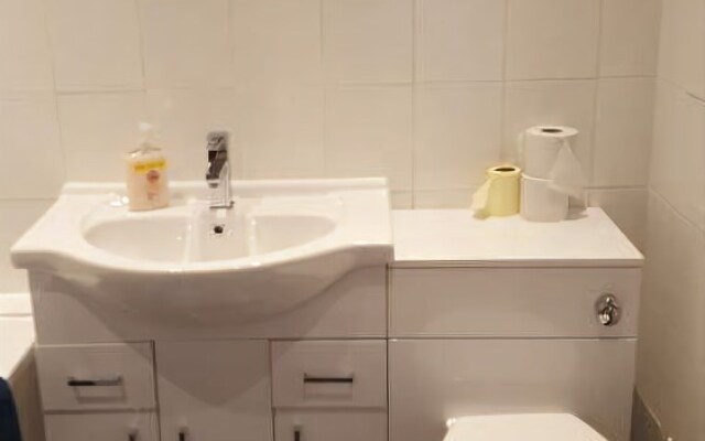 Dragon - Dumbarton Apartment 2 Bedroom Home