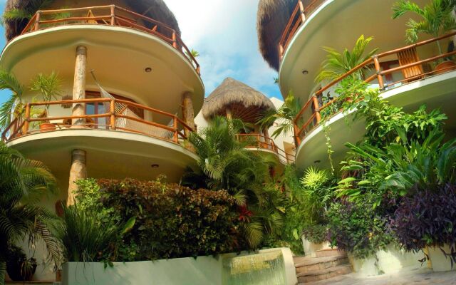 Villas Sacbe Condo Hotel and Beach Club