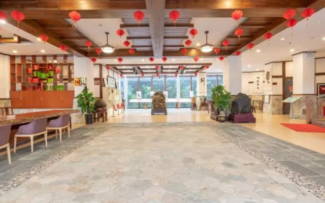 Hot Spring Forest Holiday Hotel