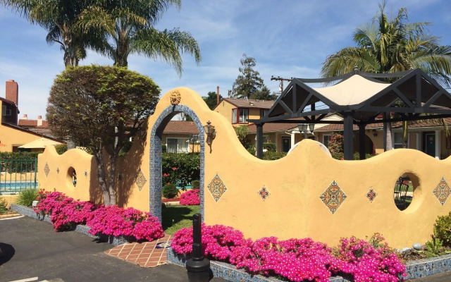Oasis Inn & Suites