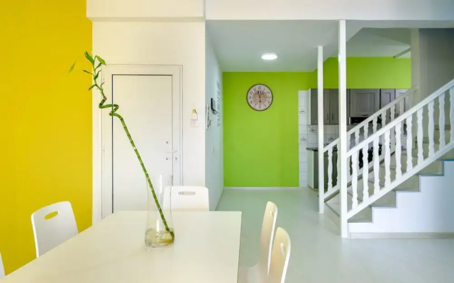 Anonymous - 2BR - 2Floors - Central