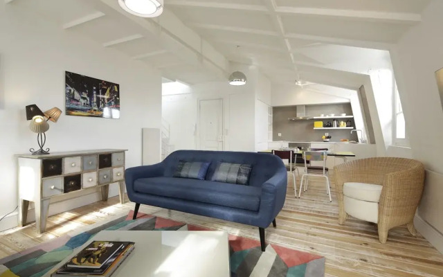 Castelo Apartments by linc