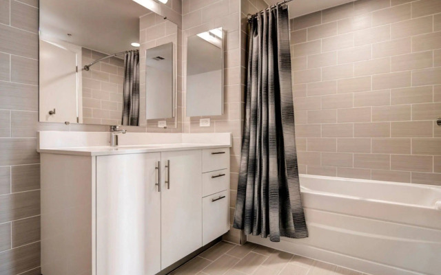 Global Luxury Suites at Chinatown
