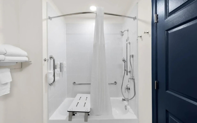 SureStay Hotel by Best Western Norfolk Little Creek
