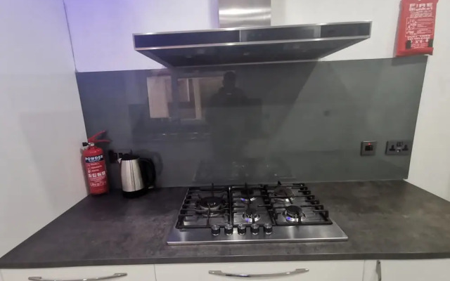 Charming 5-bed House in Birmingham