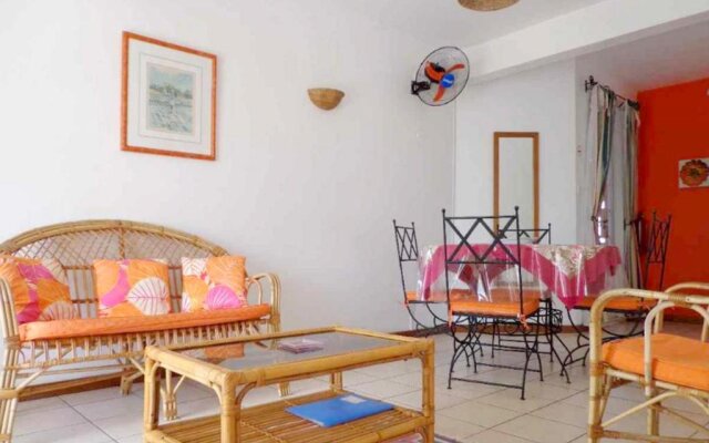 2 bedrooms appartement at Grand Baie 300 m away from the beach with private pool enclosed garden and wifi