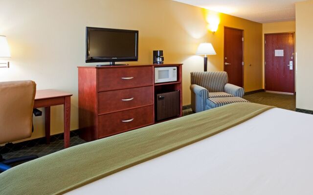 Holiday Inn Express Minneapolis/Coon Rapids/Blaine, an IHG Hotel