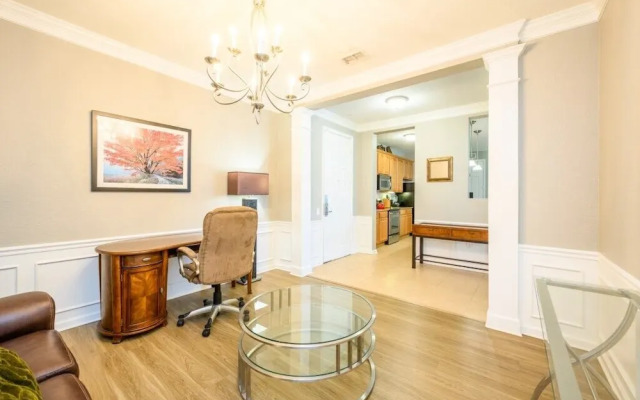 3 Bedroom Premium Lakeview Condo-1012