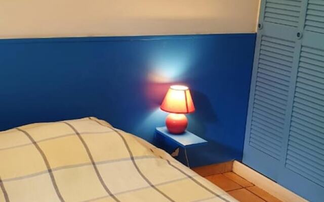 Studio in Saint-pierre, With Enclosed Garden and Wifi