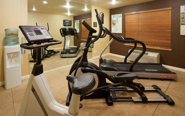 Holiday Inn Express Suites Belmont by IHG