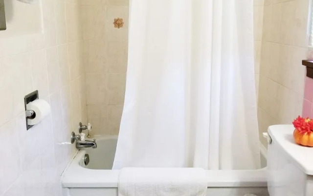 Hotel Port Colborne ON