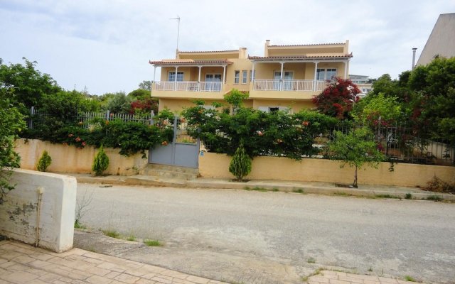 House with 2 Bedrooms in Anavissos, with Wonderful Sea View, Furnished Balcony And Wifi
