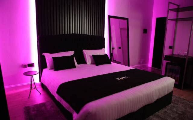 Dark Boutique Hotel