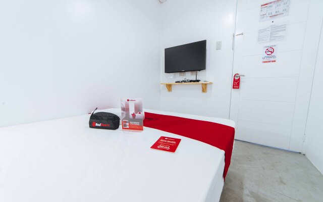 RedDoorz Plus @ Danlig Street Makati