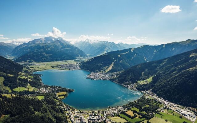 Superb Alpine Lodges Zell am See 6-8pax